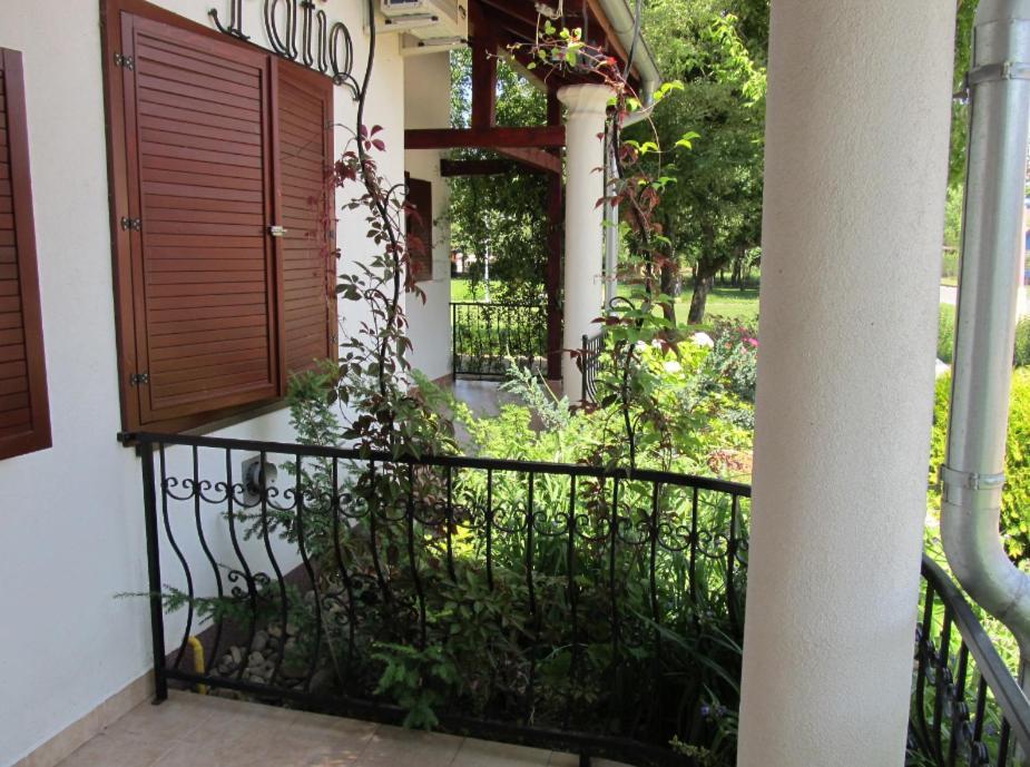 Villa Patio Exterior foto