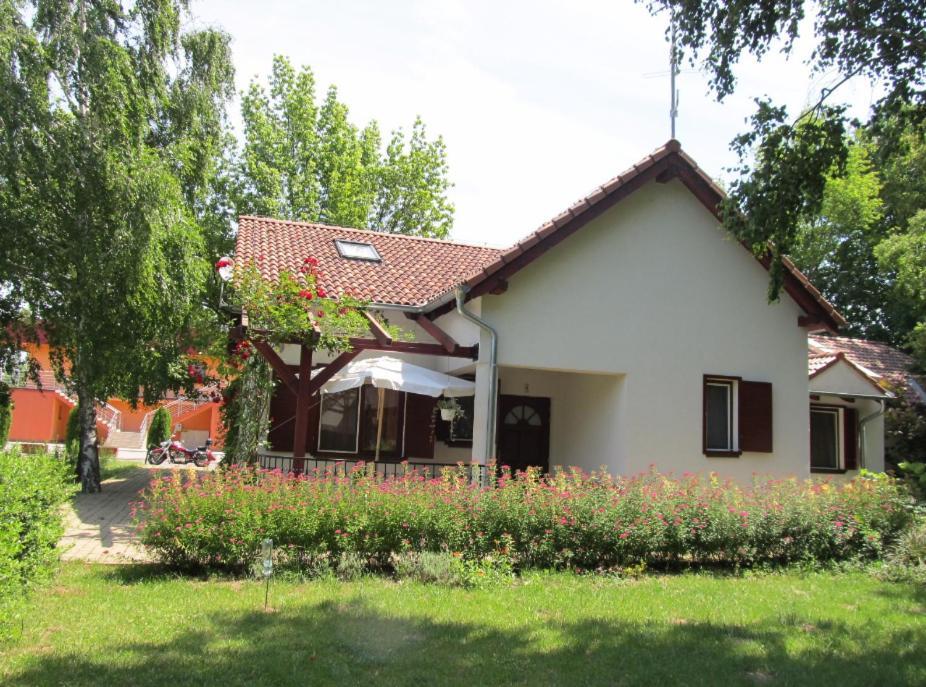 Villa Patio Exterior foto